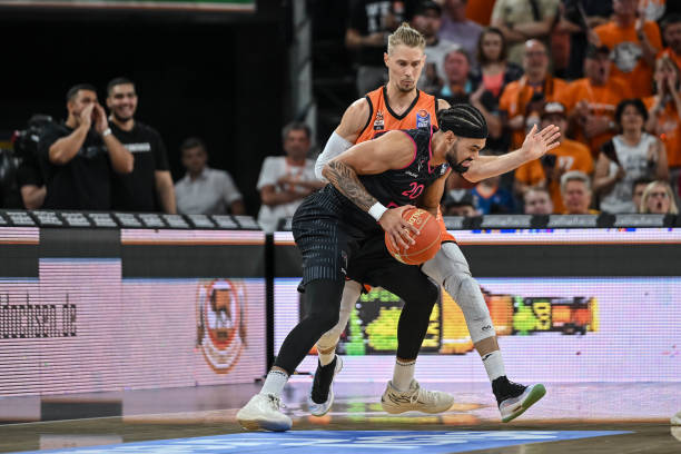 随着欧洲足 随着欧洲足