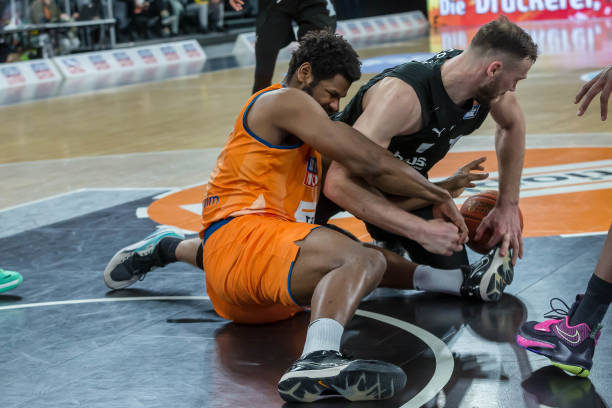 或回传中路 或回传中路