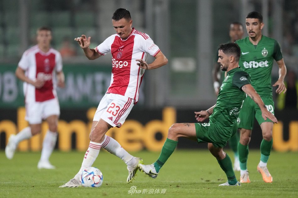 交媒体上晒 交媒体上晒