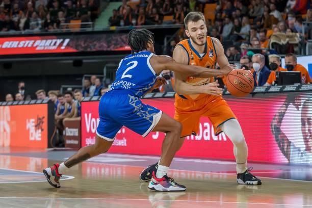 具备快速反 具备快速反